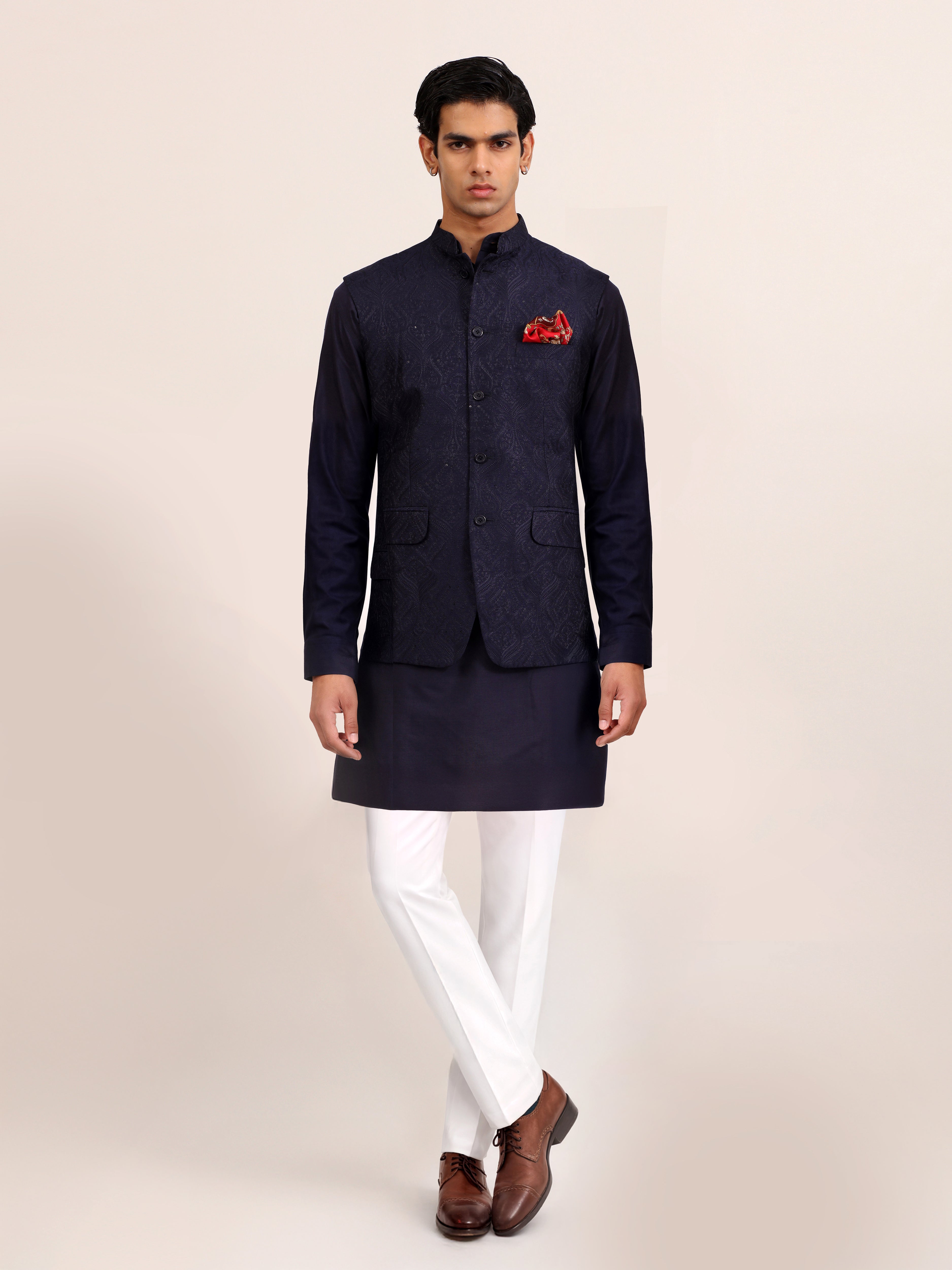 BLACK TRAVERSE WAISTCOAT
