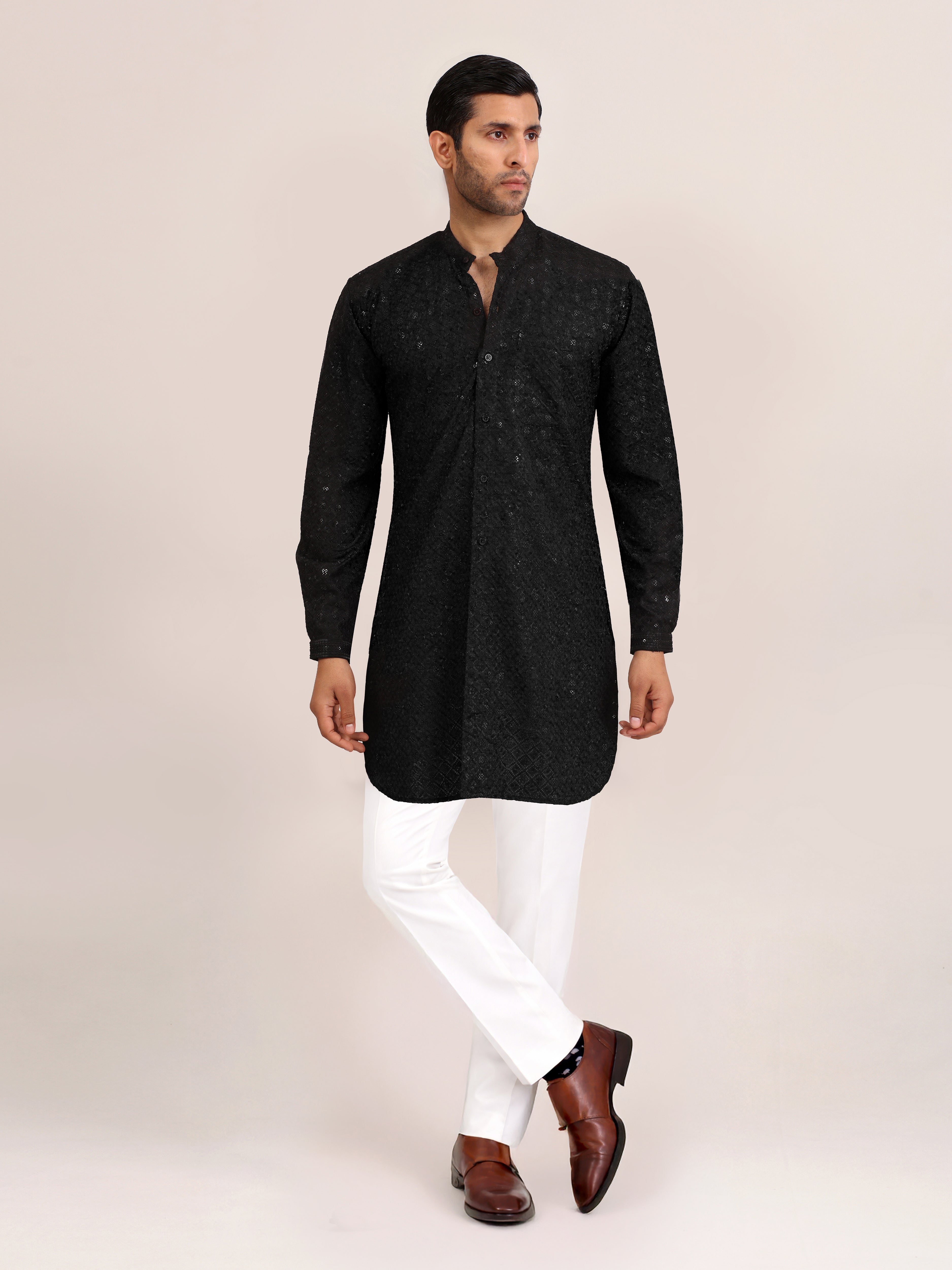 BLACK EMBROIDERED KURTA