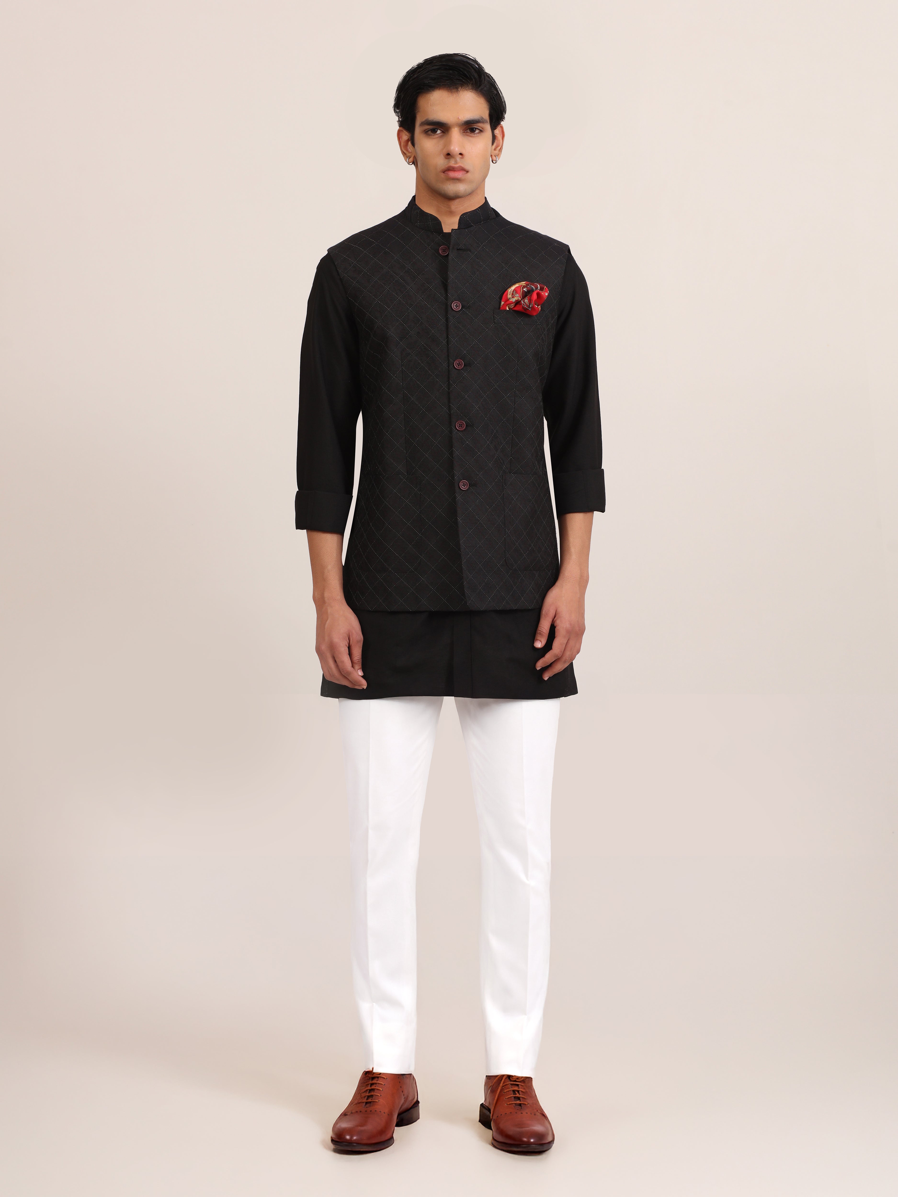 BLACK TRAVERSE WAISTCOAT